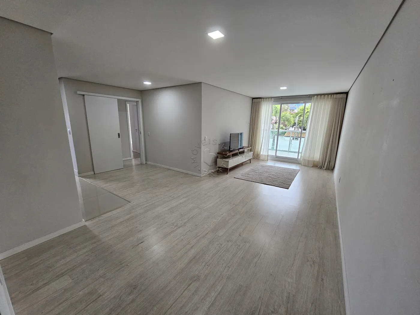 Alugar Apartamento / Padrão em Castro R$ 3.200,00 - Foto 2