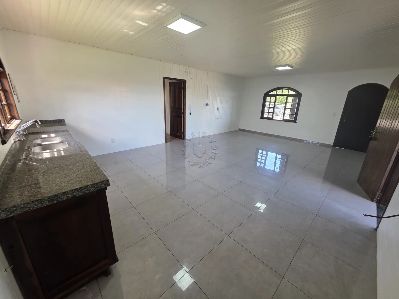 Alugar Casa / Padrão em Castro R$ 2.800,00 - Foto 7