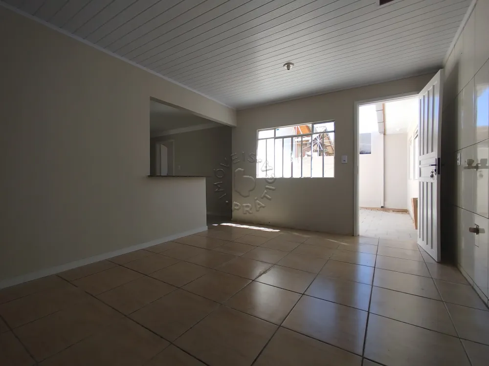 Alugar Casa / Padr&atilde;o em Castro R$ 1.500,00 - Foto 9