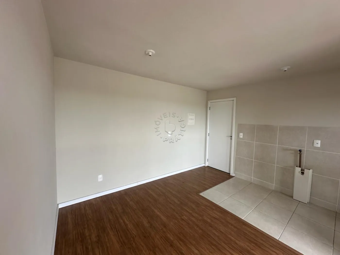 Comprar Apartamento / Padrão em Castro R$ 180.000,00 - Foto 2