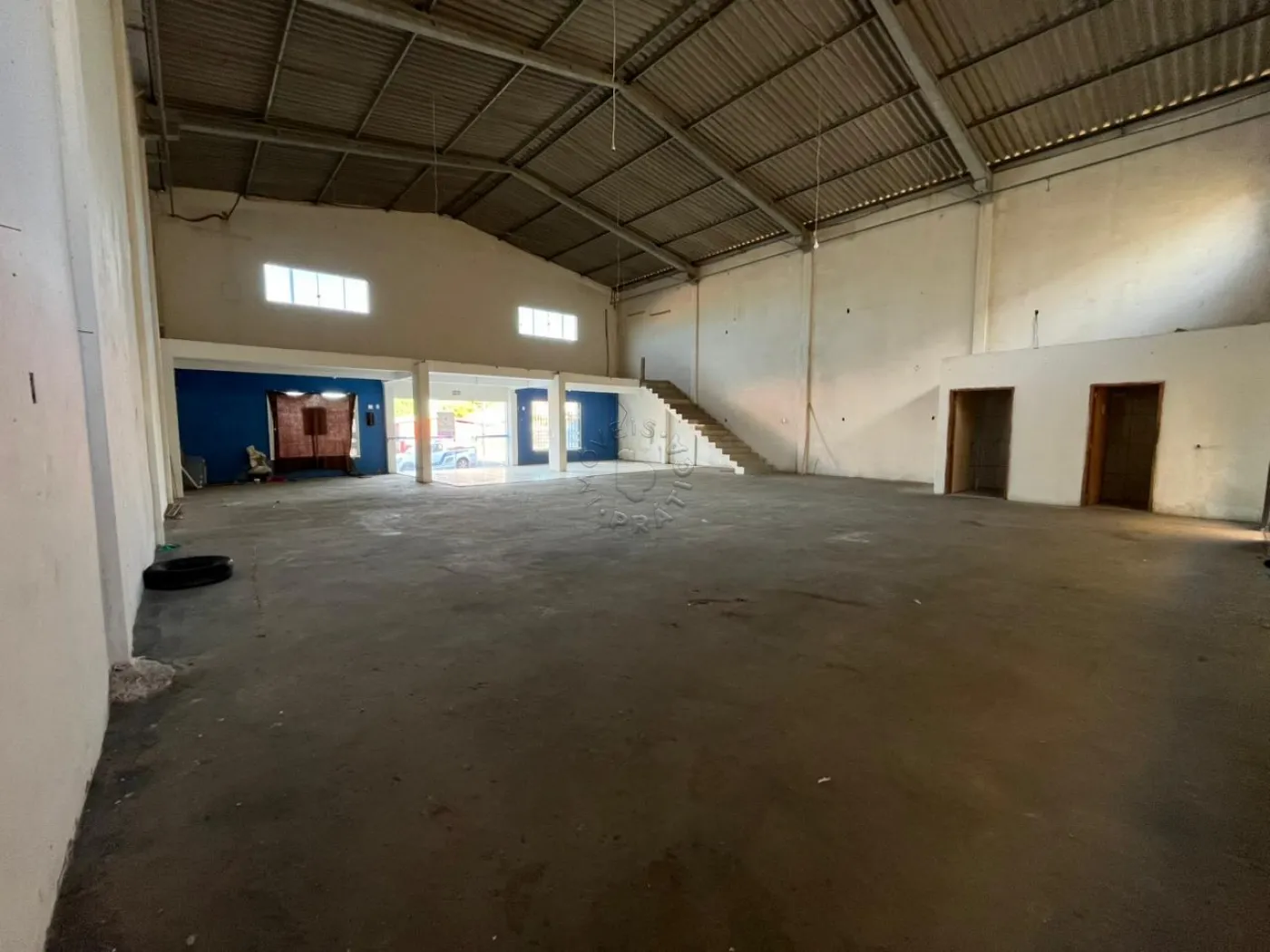 Alugar Comercial / BarracãoGalpão em Castro R$ 5.000,00 - Foto 6