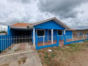 Alugar Casa / Padrão em Castro. apenas R$ 850,00