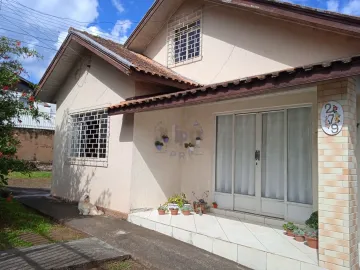 Alugar Casa / Padrão em Castro. apenas R$ 550.000,00