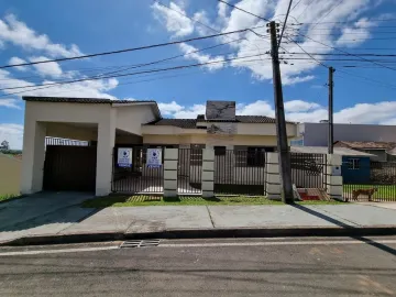 Alugar Casa / Padrão em Castro. apenas R$ 400.000,00