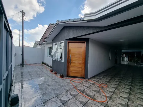 Alugar Casa / Padrão em Castro. apenas R$ 490.000,00