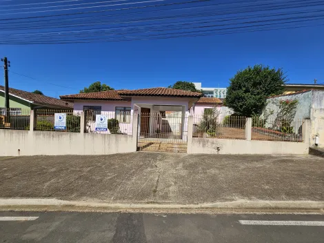 Alugar Casa / Padrão em Castro. apenas R$ 1.500,00